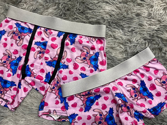 Stitch con su novia fondo rosa duo con boxer
