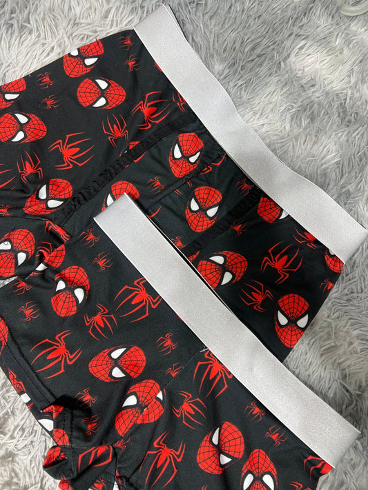spiderman araña roja fondo negro dúo con boxer