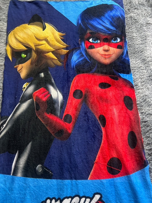 Frazada Miraculous Ladybug y Catnoir