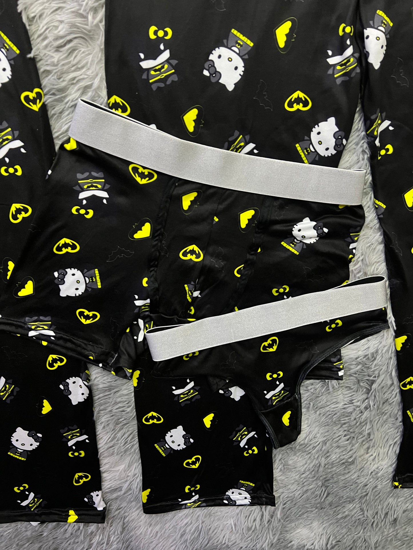 Hello Kitty Sin Color Duo De Pijama De 5 Piezas.