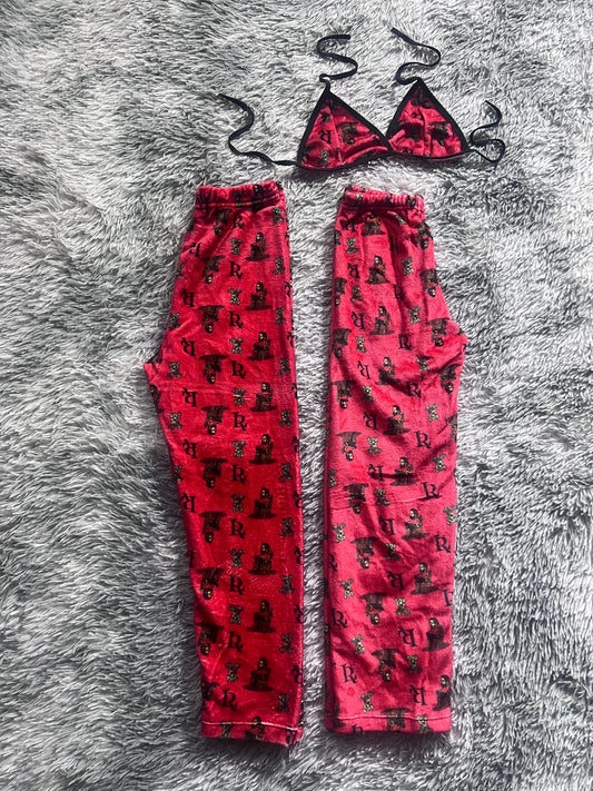 Señor Con Jaguar Fondo Rojo Duo De Pijama Afelpada