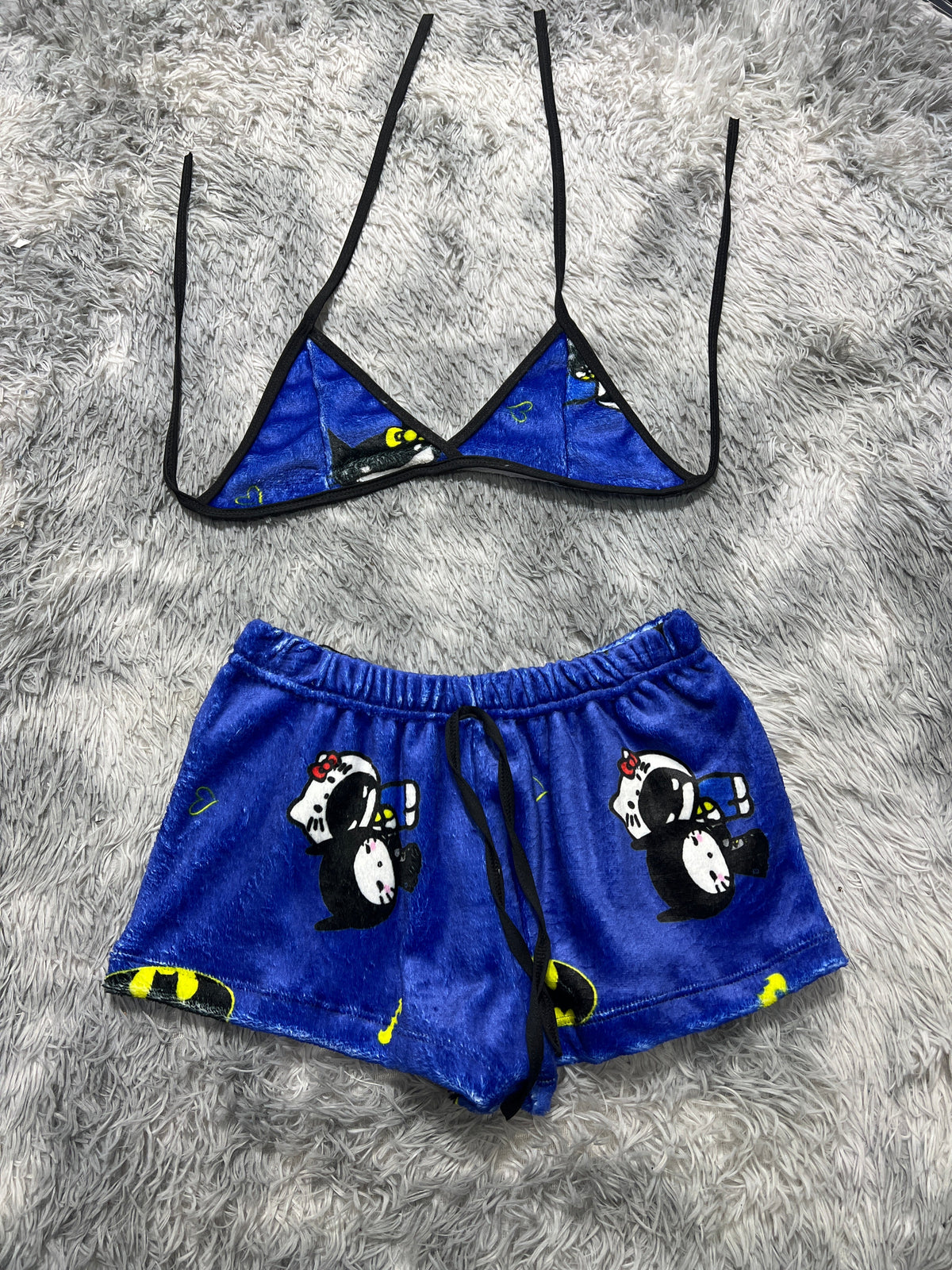 Afelpad Hello Kitty Batman Fondo Azul Con Short Unitalla