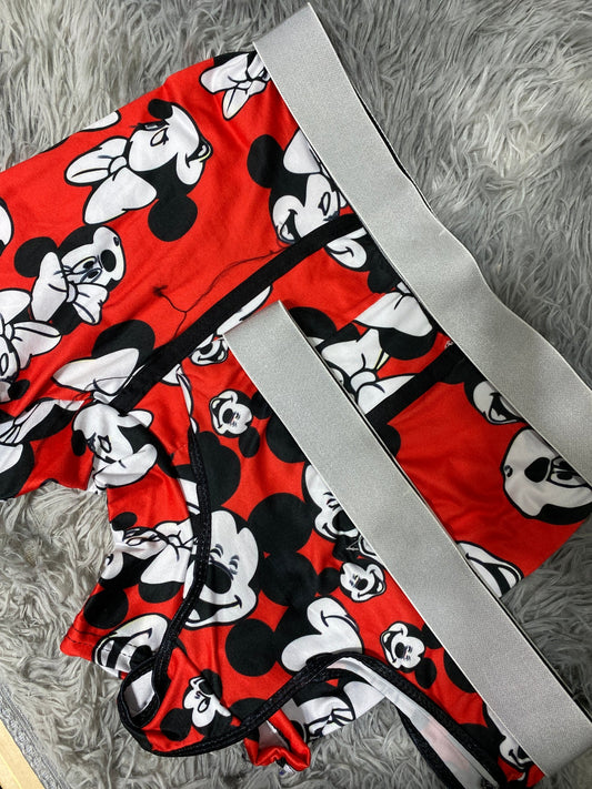 Micky y Minnie fondo rojo