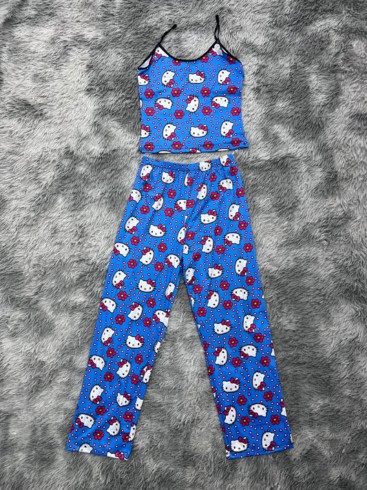 Hello Kitty Puntitos Y Flores Fondo Azul Blusa Con Pantalón Pijama De Dama