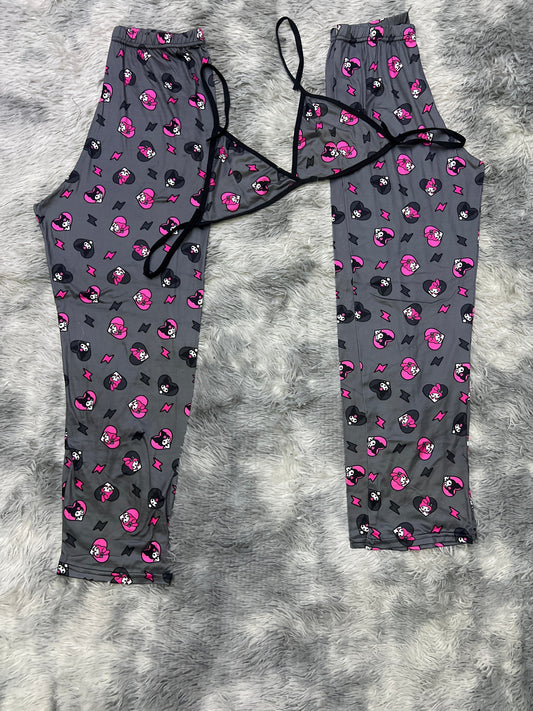 Kitty Kuromi Rosa Duo de pijama afelpada.