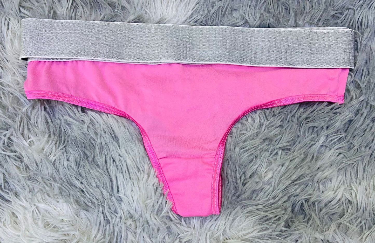 Tanga para dama en colores lisos.