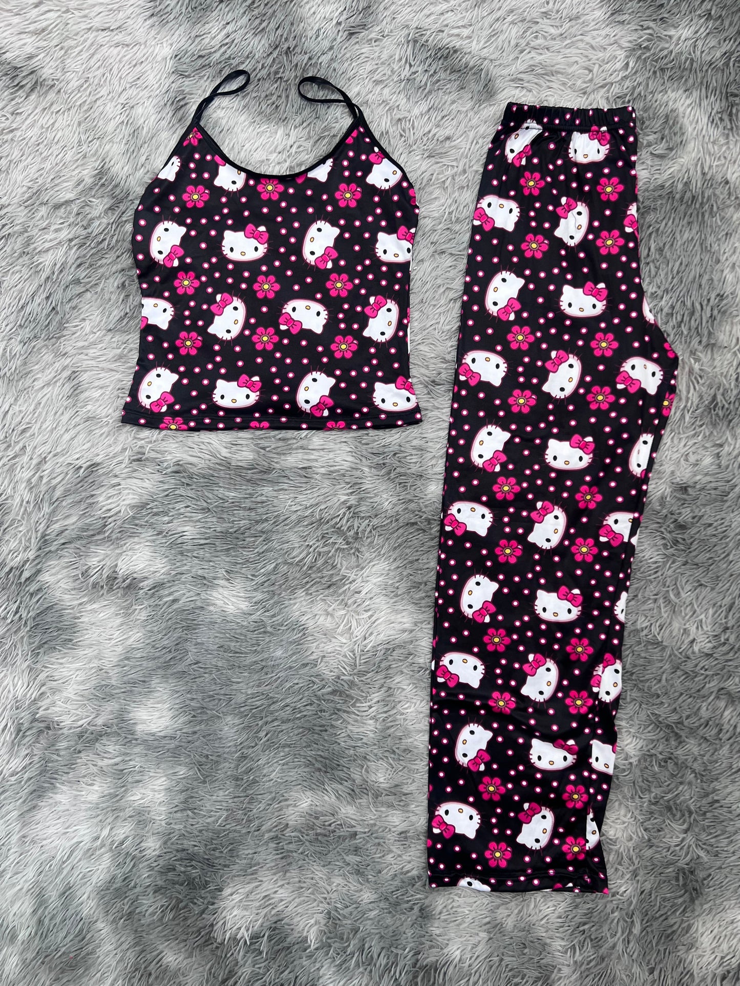 hello kitty flores y puntos Blusa con pantalón pijama de dama