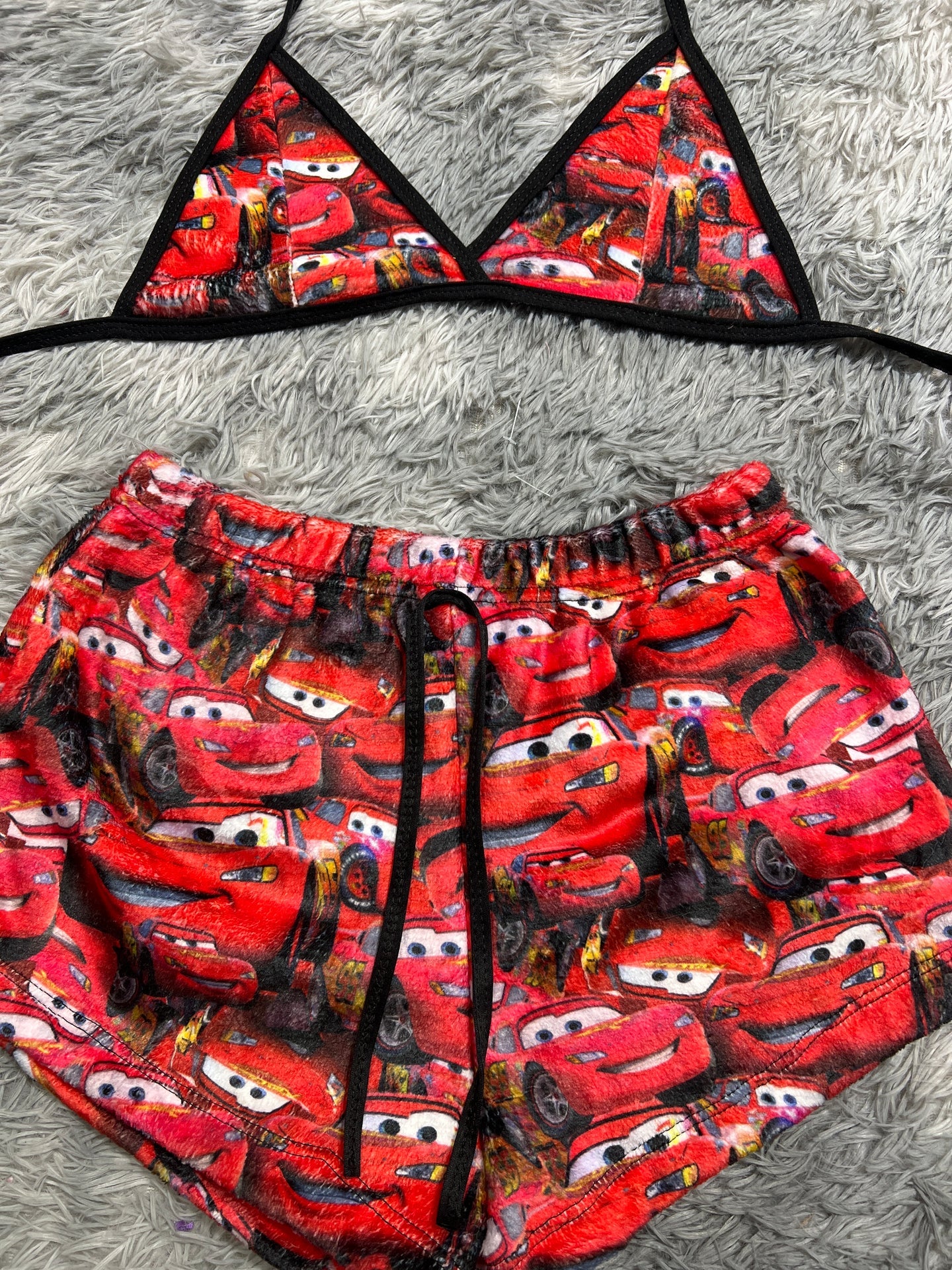 McQueen Top con short unitalla de afelpado