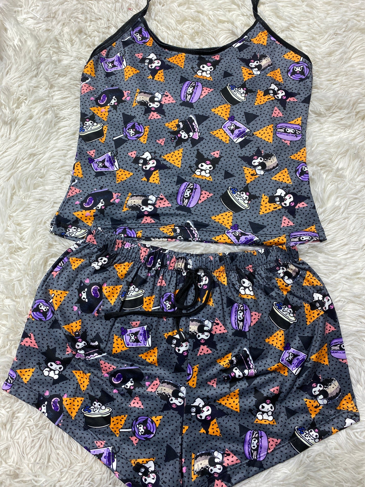 Kuromy triángulos blusa con short