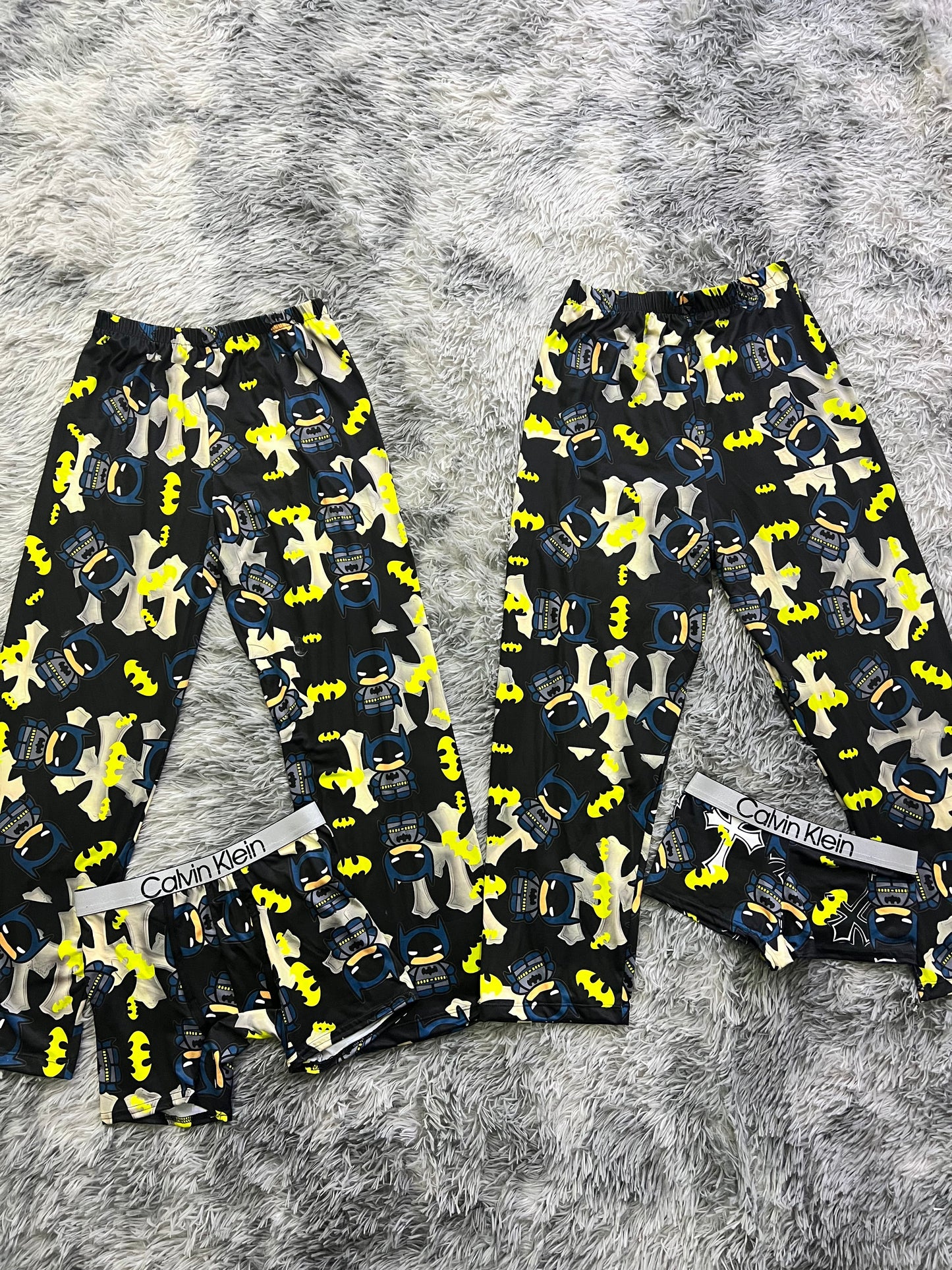 Batman Cruz Sin Color Duo de pijama de 5 piezas.