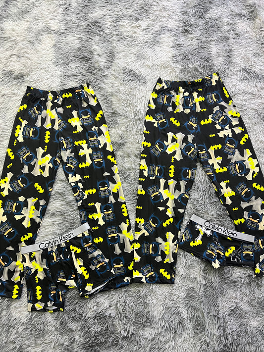 Batman Cruz Sin Color Duo de pijama de 5 piezas.