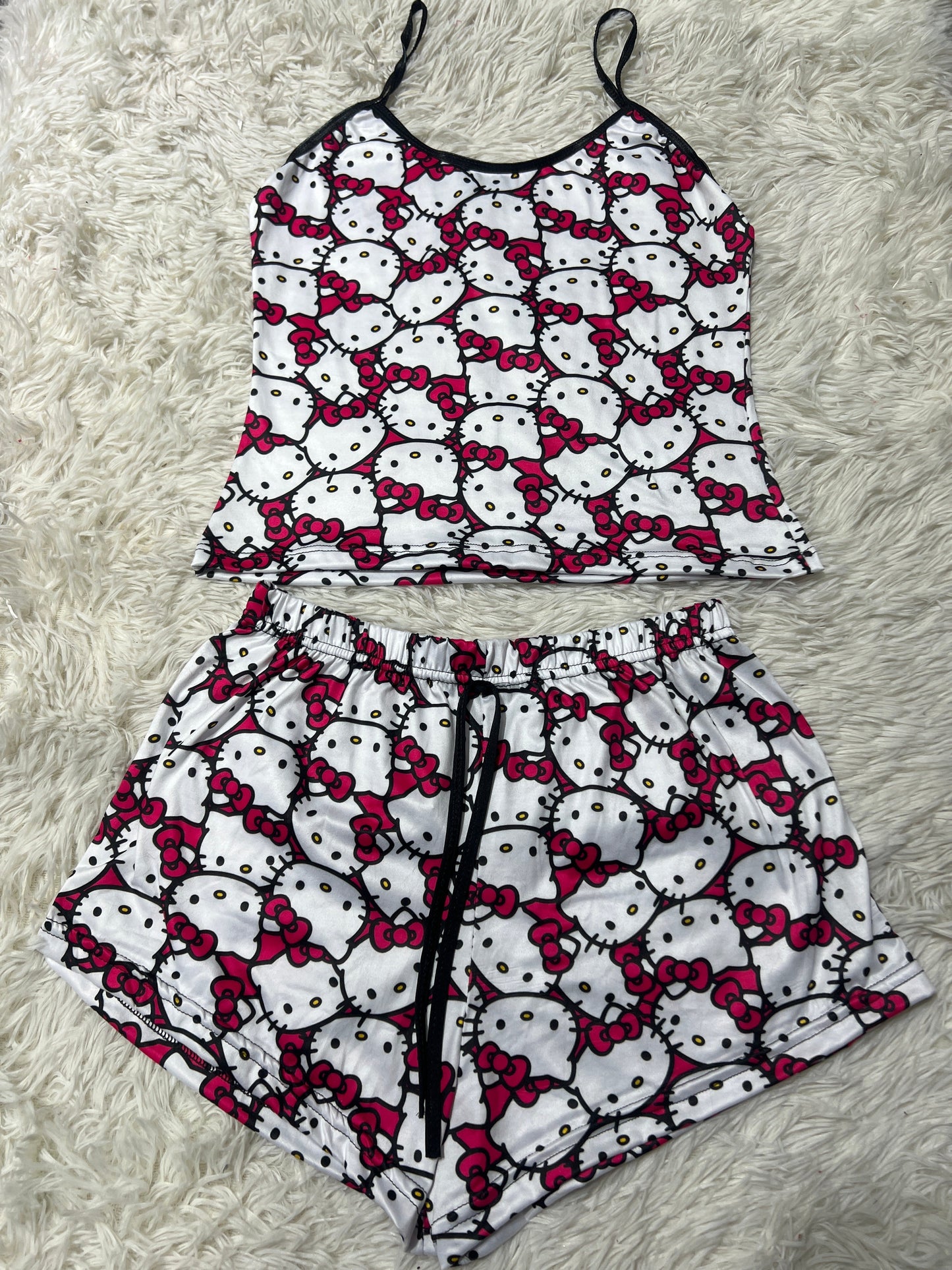 Hello kitty caras blusa con short