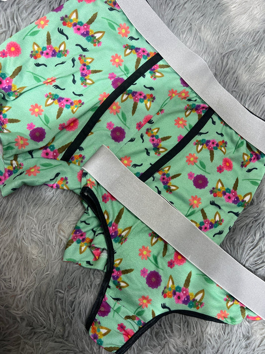 Unicornio verde boxer con tanga