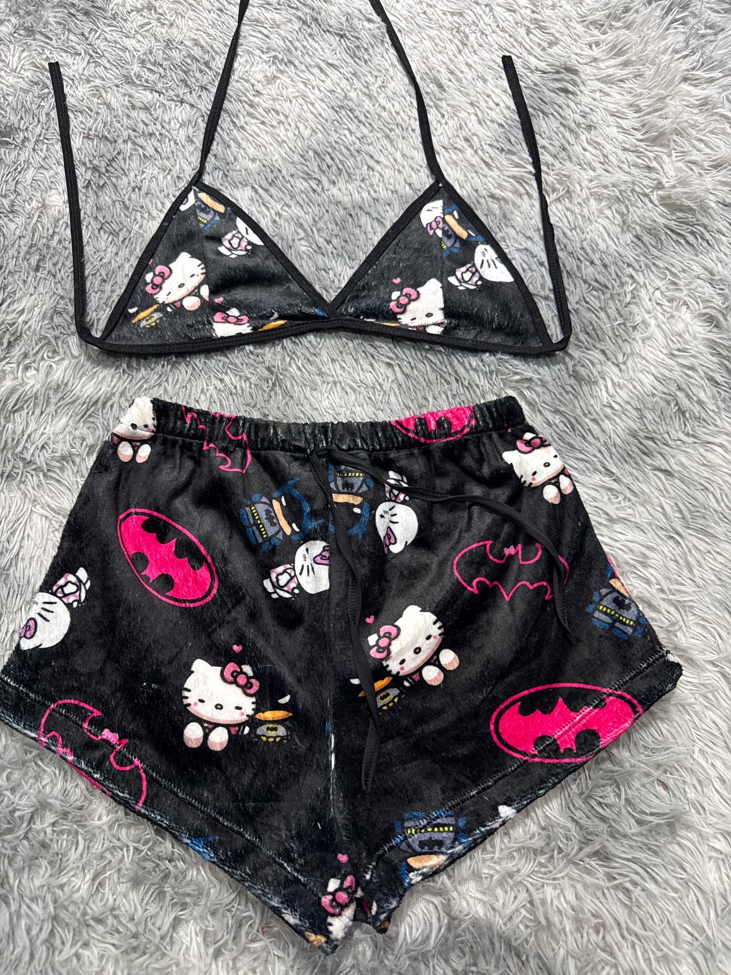 Batman y hello kittty Top con short unitalla de afelpado