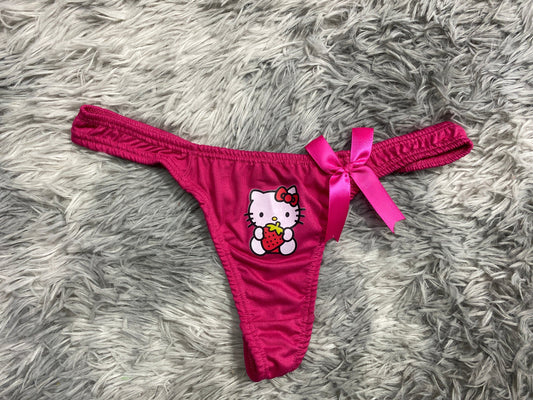 Hello kitty color morado Tanga de dama gruesa