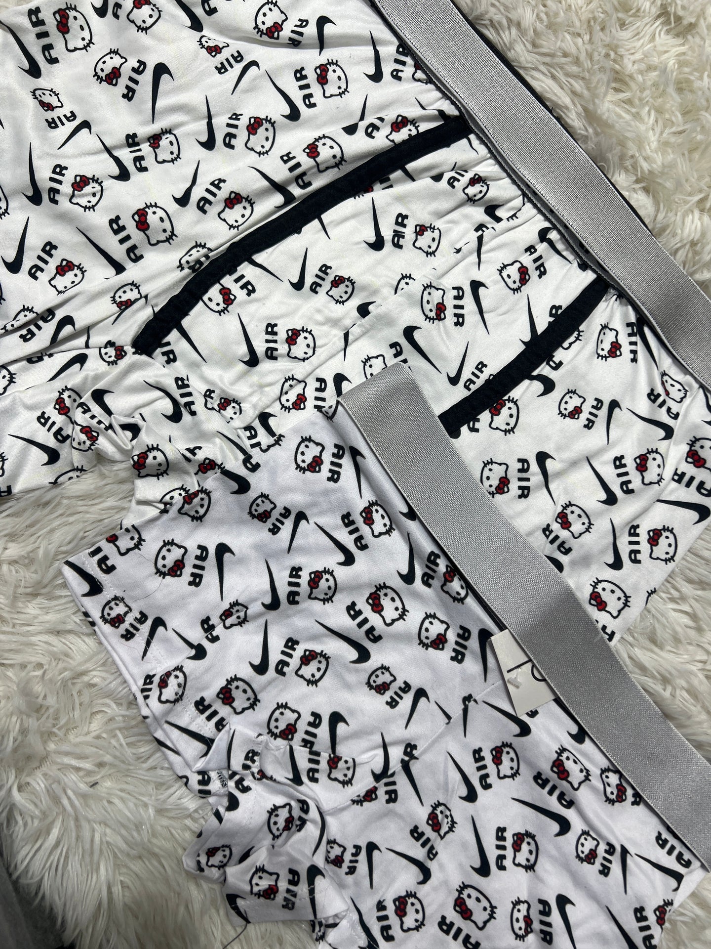 kitty nike dúo XL con boxer xl