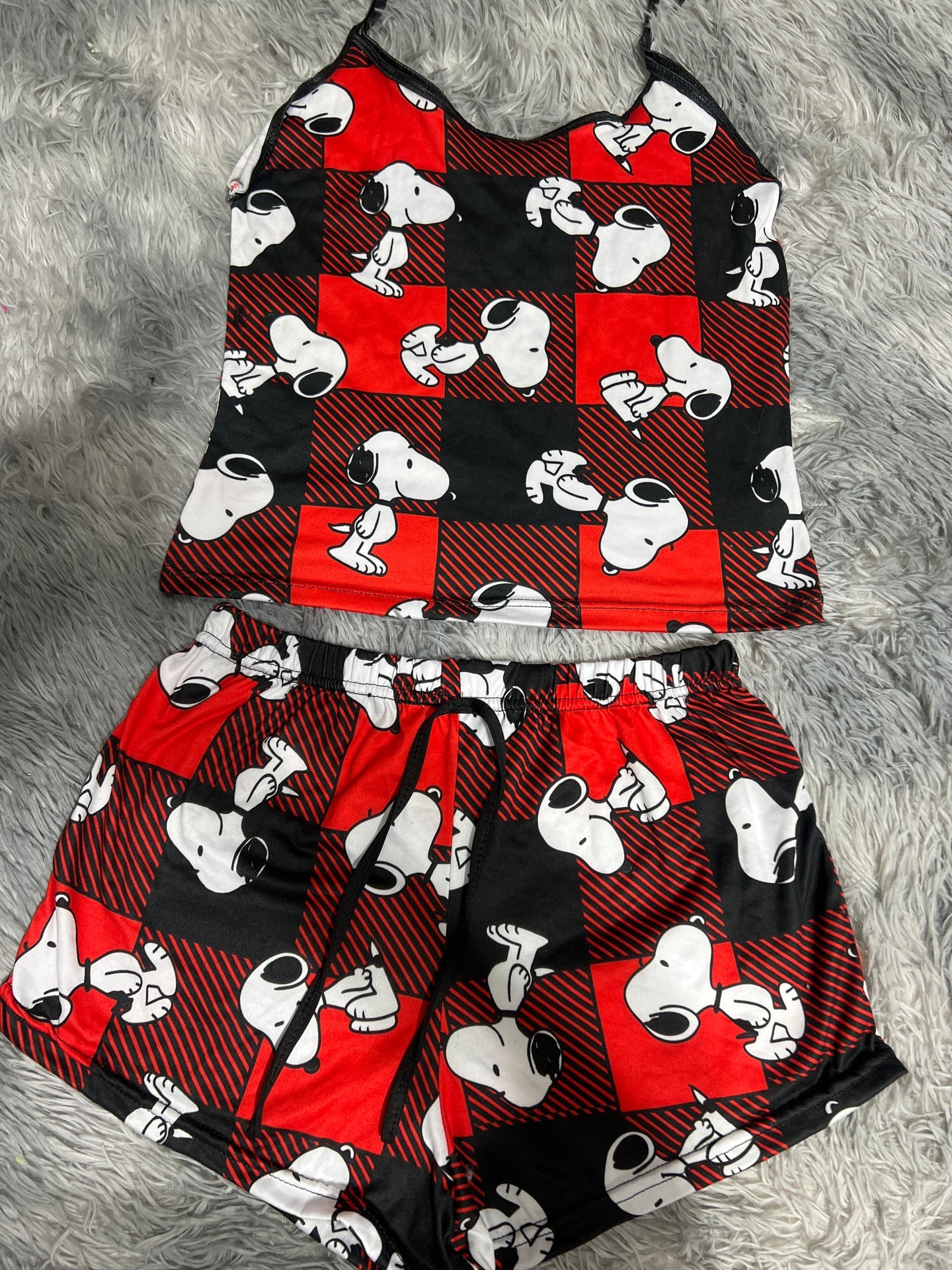 snoopy rojo y negro blusa con short