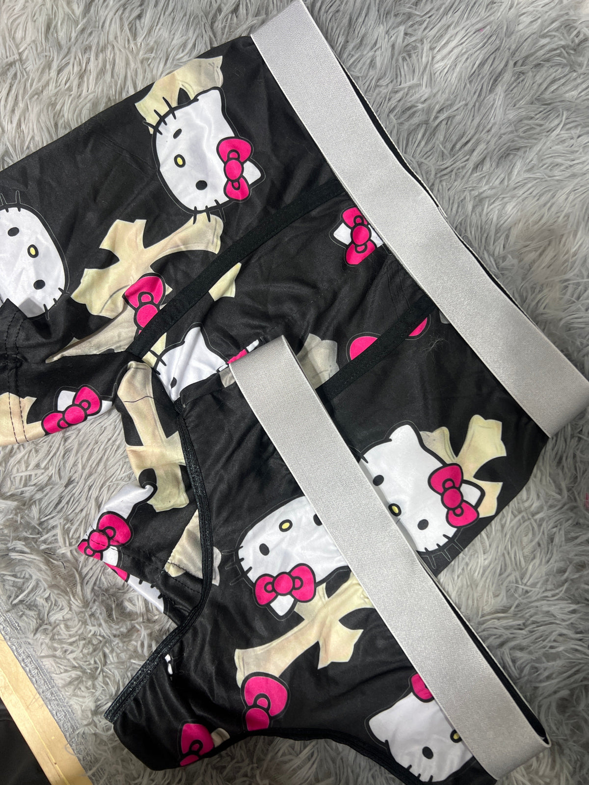 Hello Kitty X Cruces Dúo