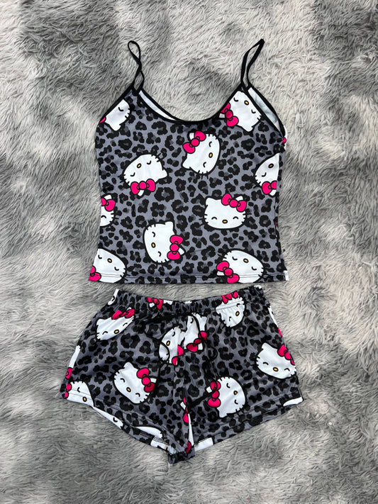 Hello Kitty Animal Print Gris Blusa Con Short