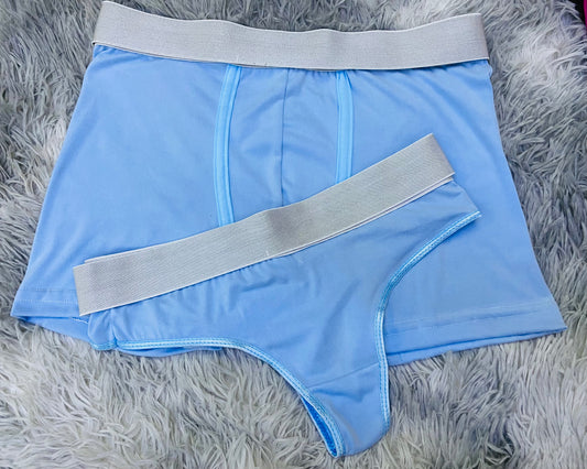 Boxer con tanga en color azul cielo.