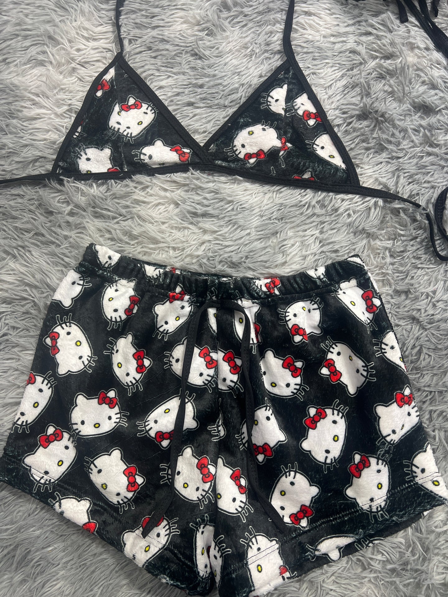 Hello kitty Caras Top con short unitalla de afelpado