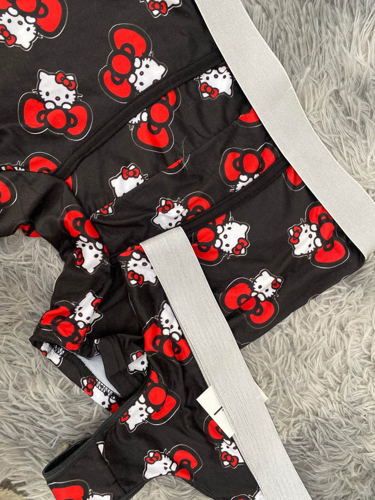 Hello kitty Moños rojos fondo negro Boxer Con Tanga Xl