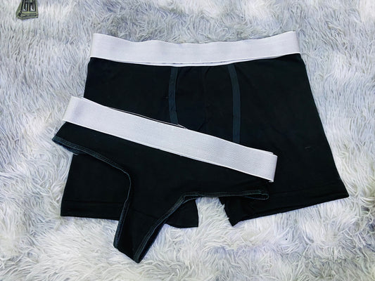 Boxer con tanga en color negro.