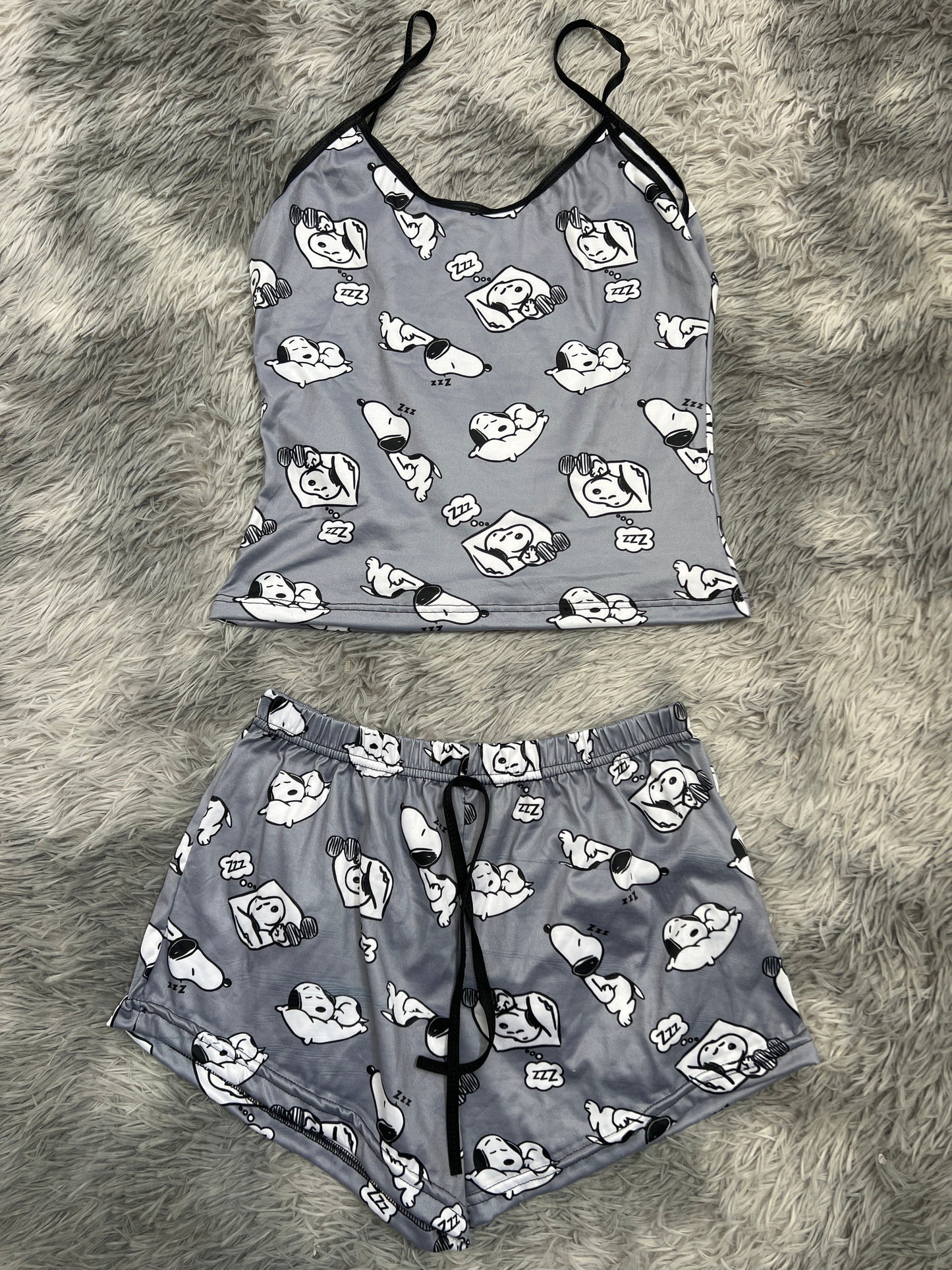 Snoopy gris blusa con short