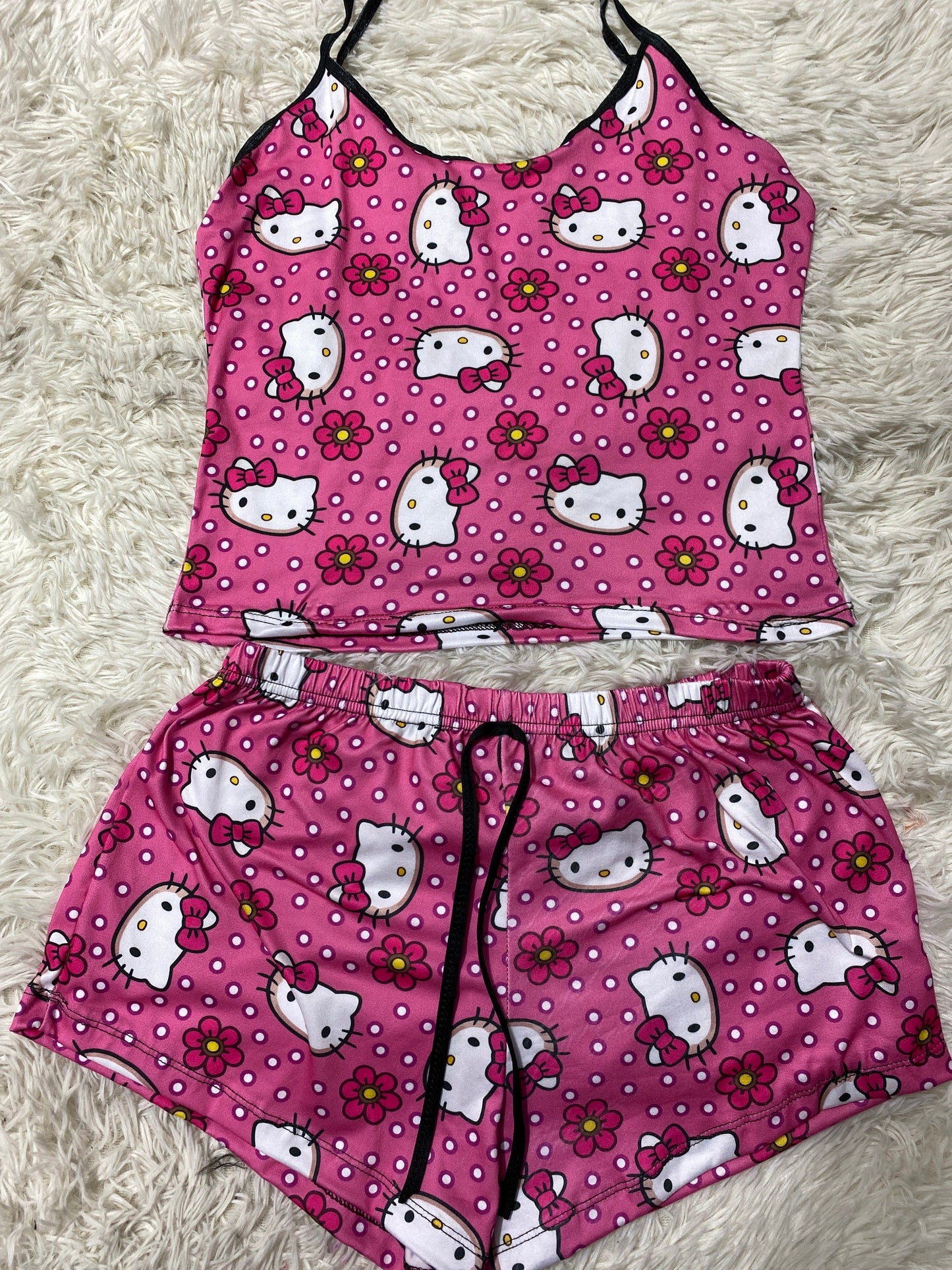 Hello kitty puntos blancos blusa con short