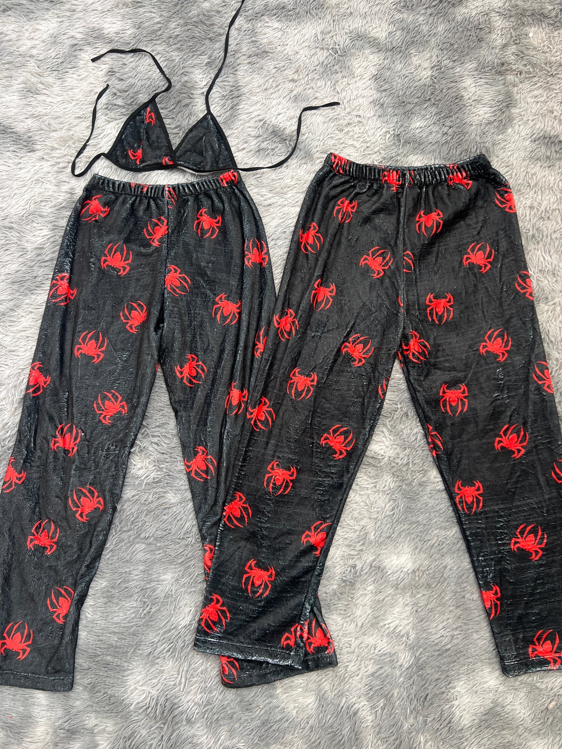 arañas rojas chiquitas duo de pijama afelpada - Fundies