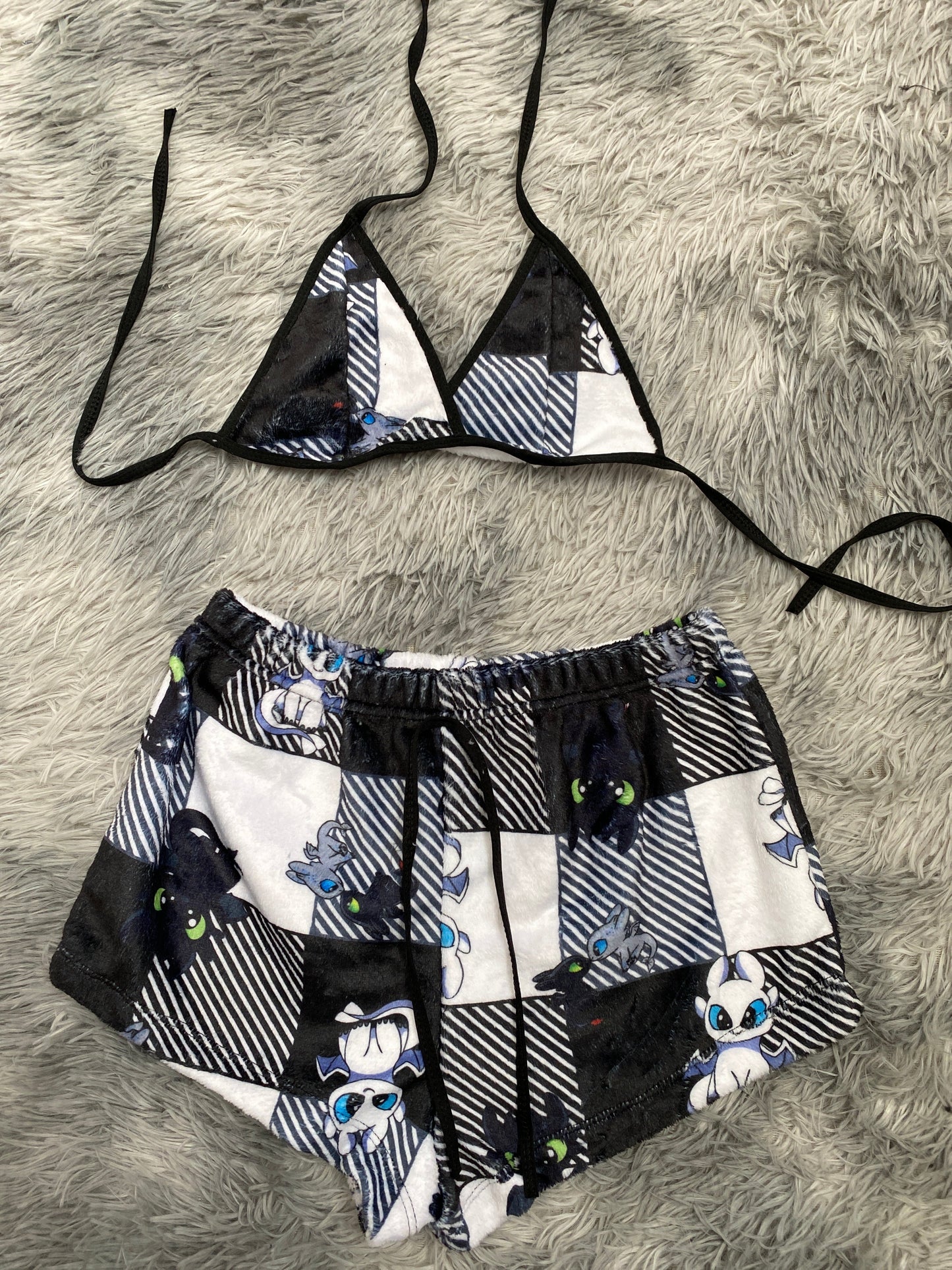 dragon chimuelo y luminosa top con short unitalla de afelpado