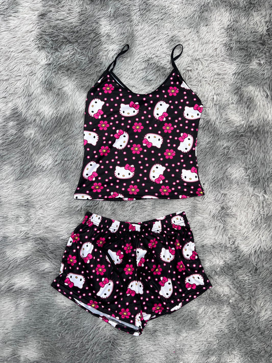 Hello Kitty Puntitos Y Flores Fondo Negro Blusa Con Short