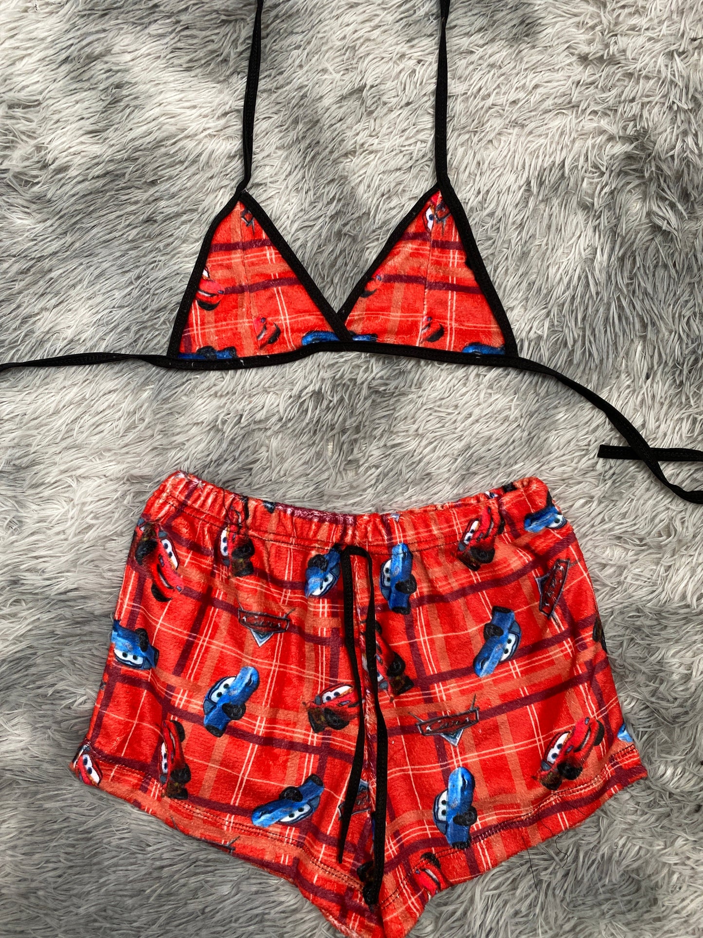 Cars McQueen y sally cuadros rojos top con short unitalla de afelpado