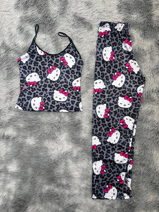 Hello Kitty Animal Print Gris Blusa Con Pantalón Pijama De Dama