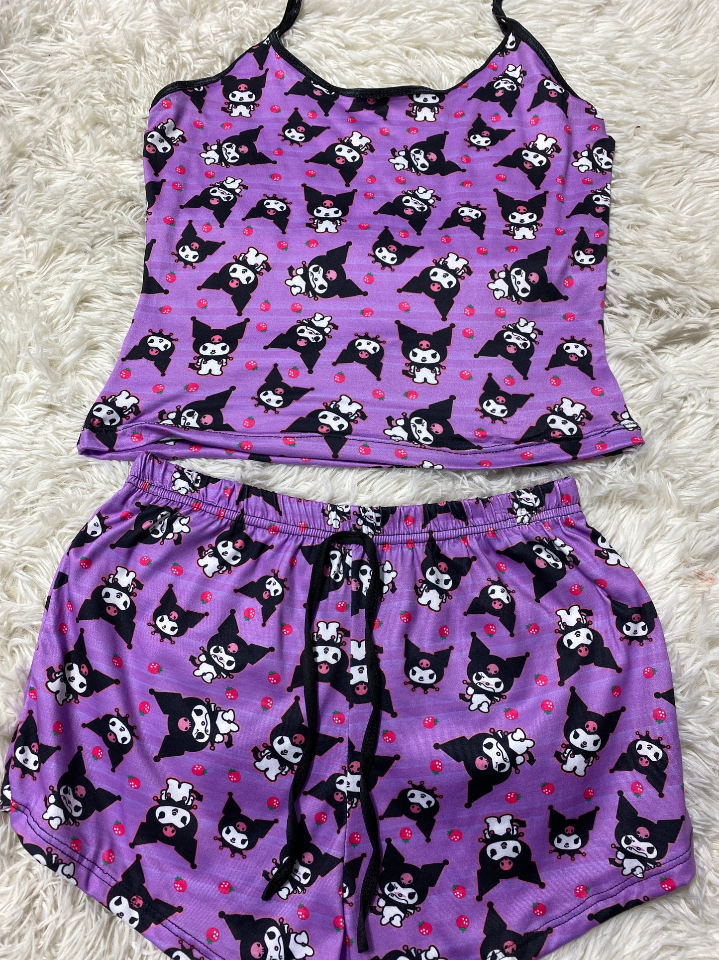 Kuromy morado blusa con short