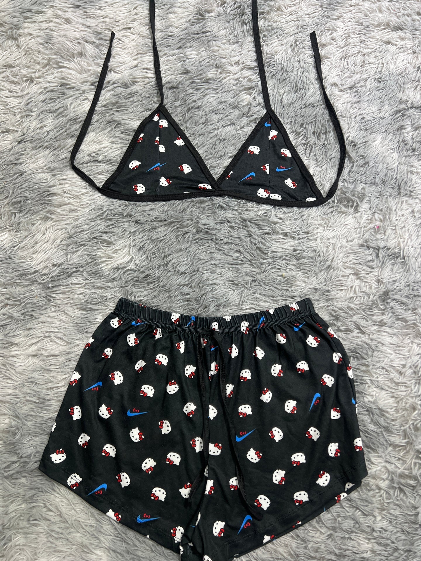 hello kitty negro y azul Top con short unitalla de brush