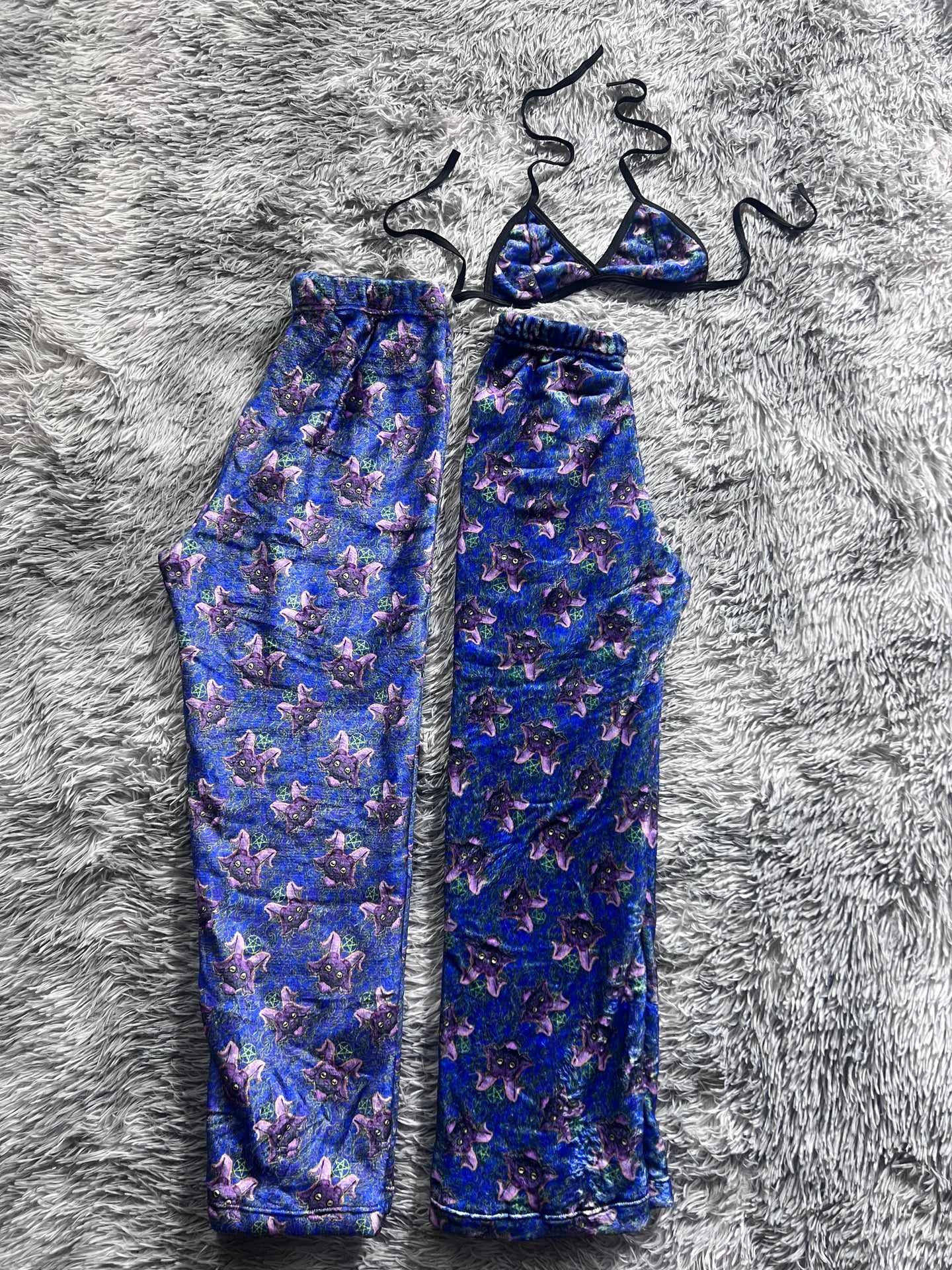 cabra morada con fondo azul Duo de Pijama Afelpada