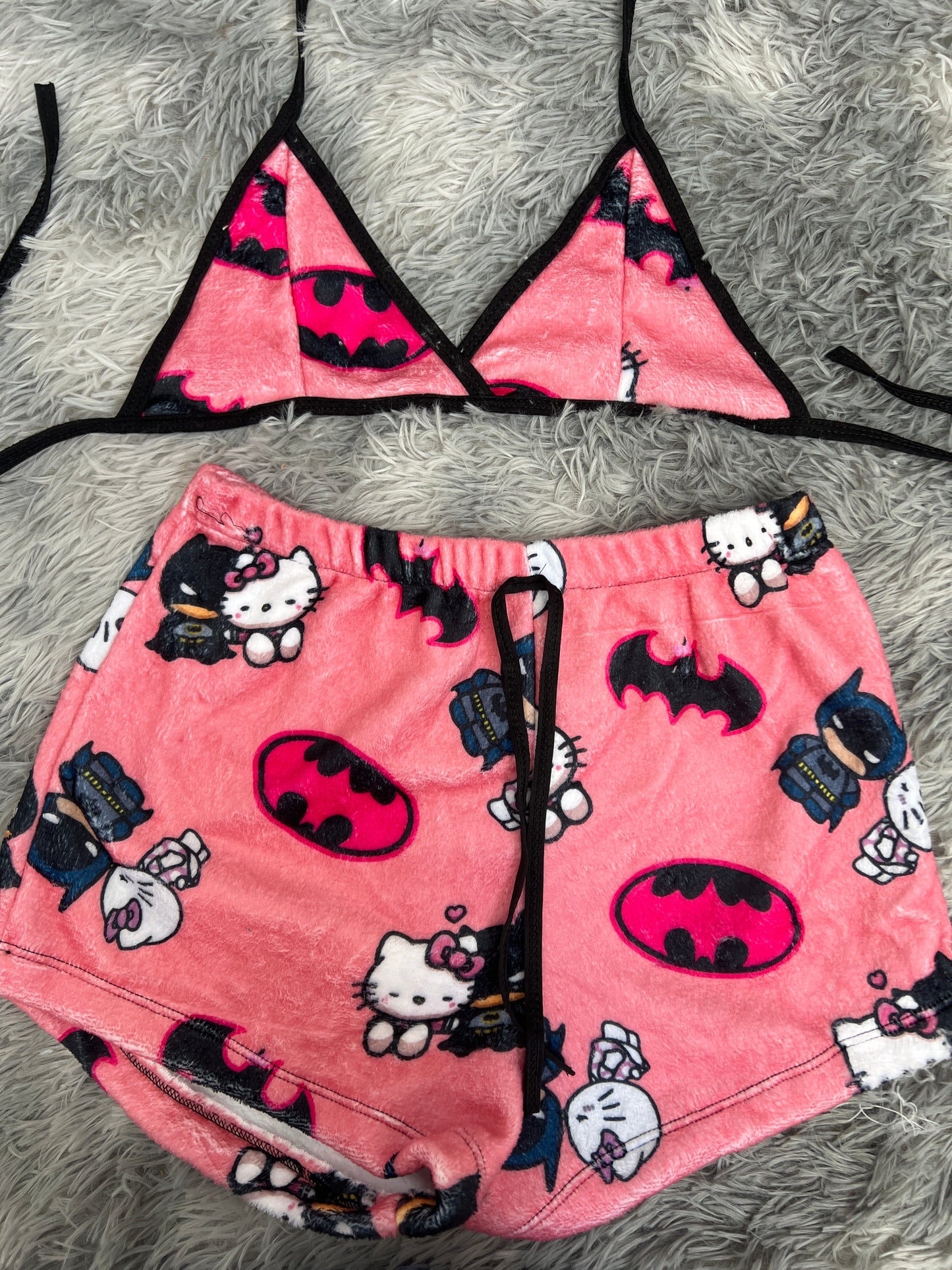 hello kitty y batman rosa top con short unitalla de afelpado