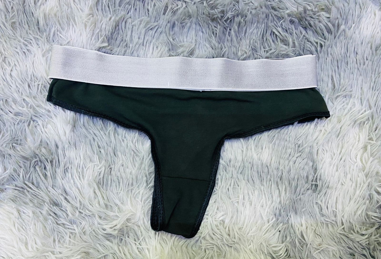 Tanga para dama en colores lisos.