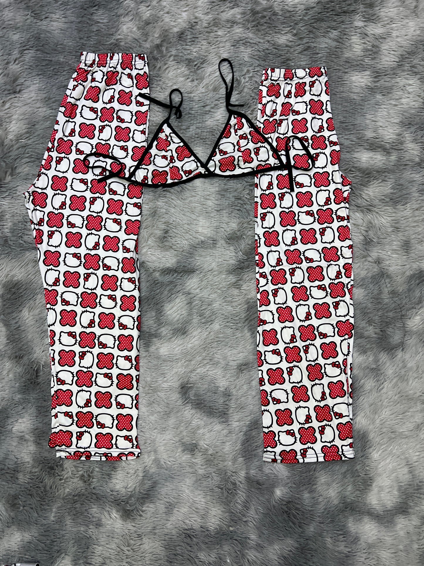 Hello Kitty Rosa Duo de pijama afelpada.