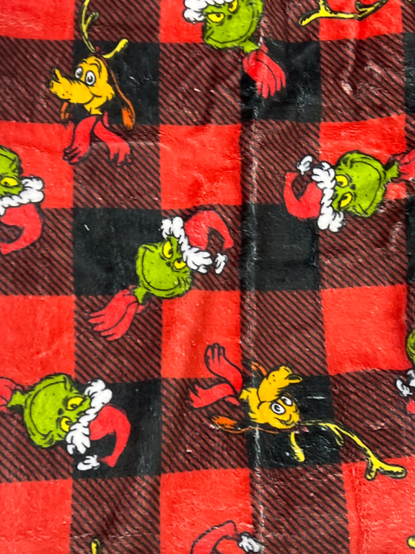 Grinch cuadros rojos pijama afelpada dúo navidad