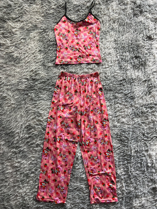 rosita fresita con cuadrados rosas blusa con pantalón pijama de dama
