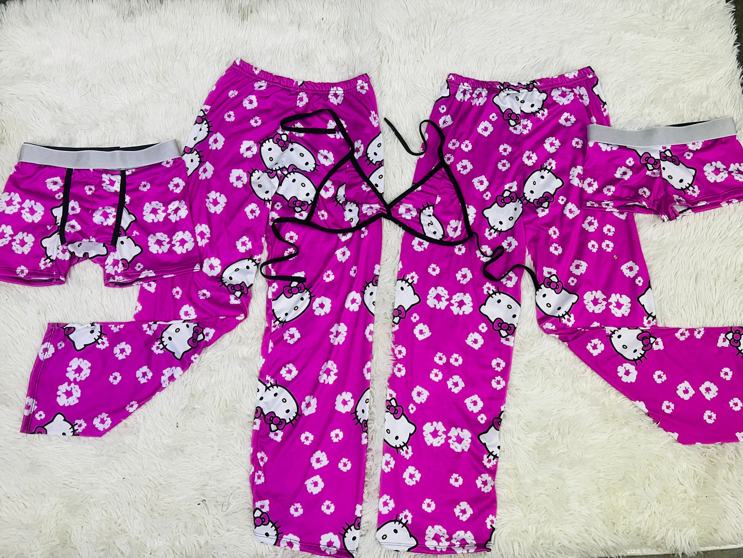 Hello Kitty Flor Rosa Duo de pijama de 5 piezas.