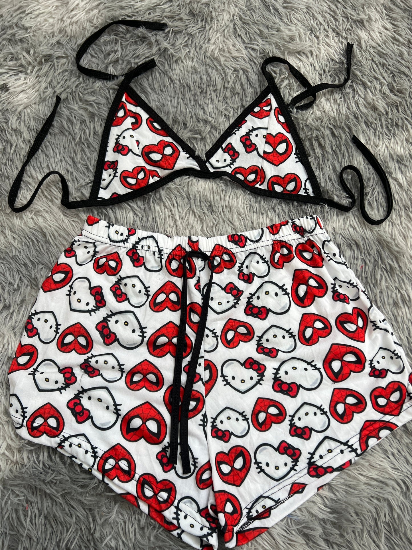 Spiderkitty corazones fondo blanco top con short unitalla de brush