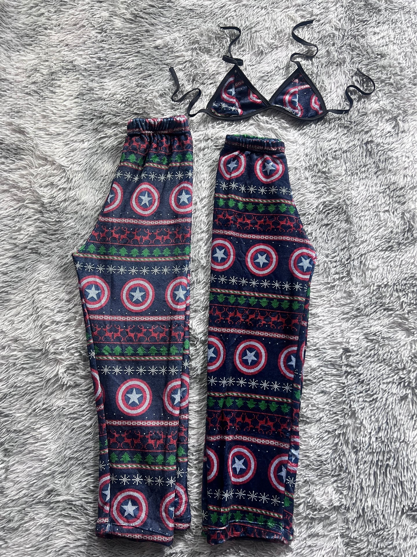 Escudo del Capitán America navideño Duo de Pijama Afelpada
