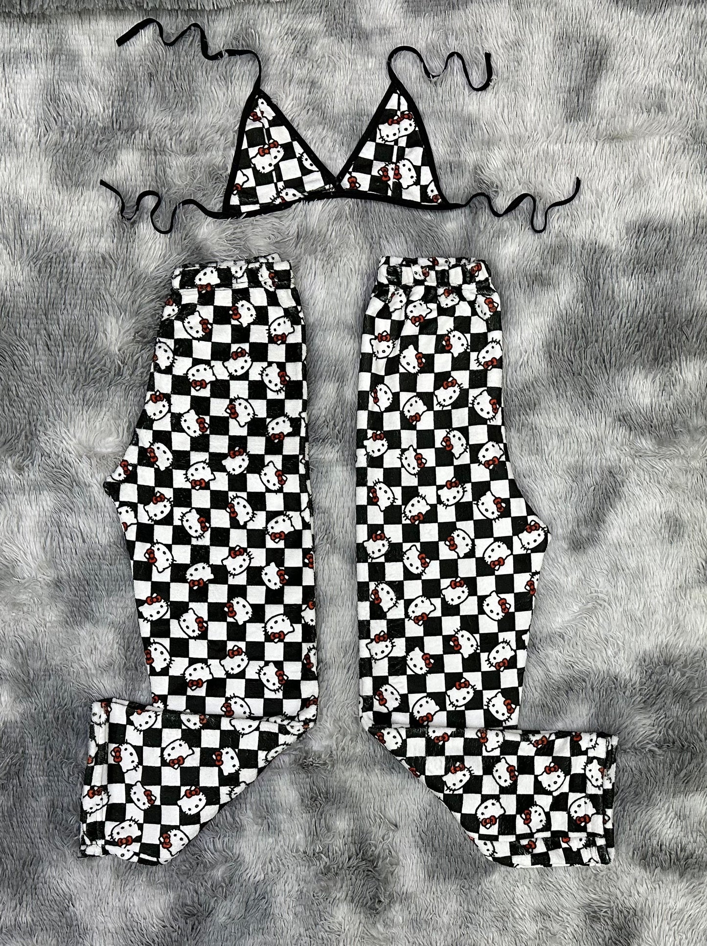 Hello Kitty Sin Color Duo de pijama afelpada.