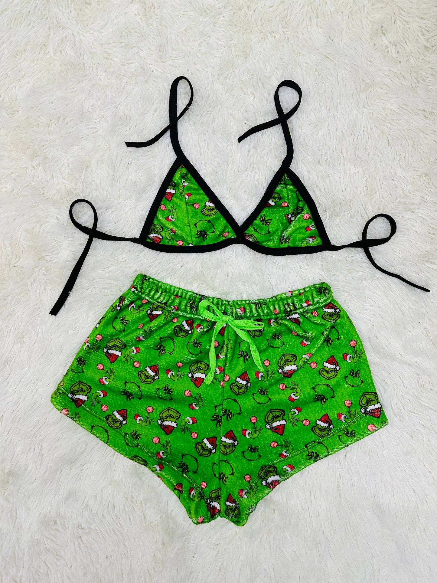 Grinch gorrito navideño shorts afelpados