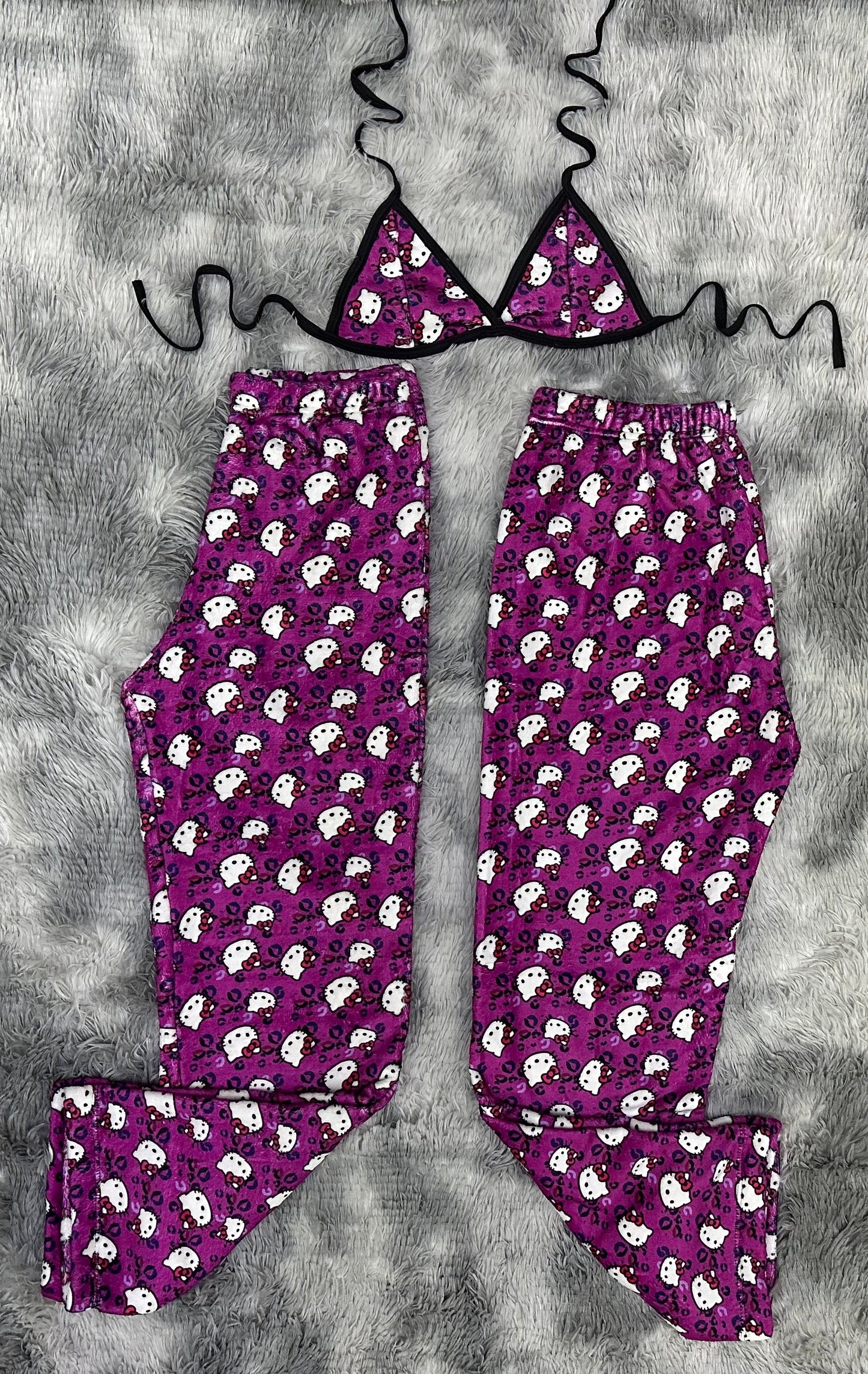 Hello Kitty Pijama Violeta Duo de pijama afelpada.