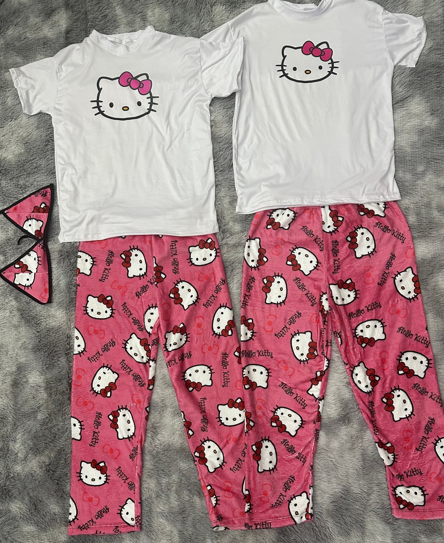 Hello Kitty Sin Color Duo de pijama afelpada.