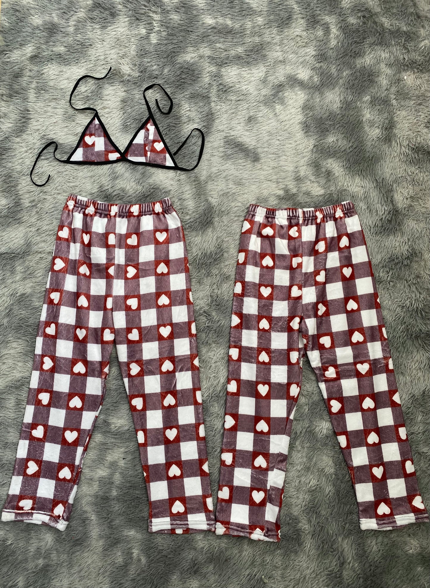Corazones, cuadros rojos y blancos Duo de pijama afelpada - Fundies